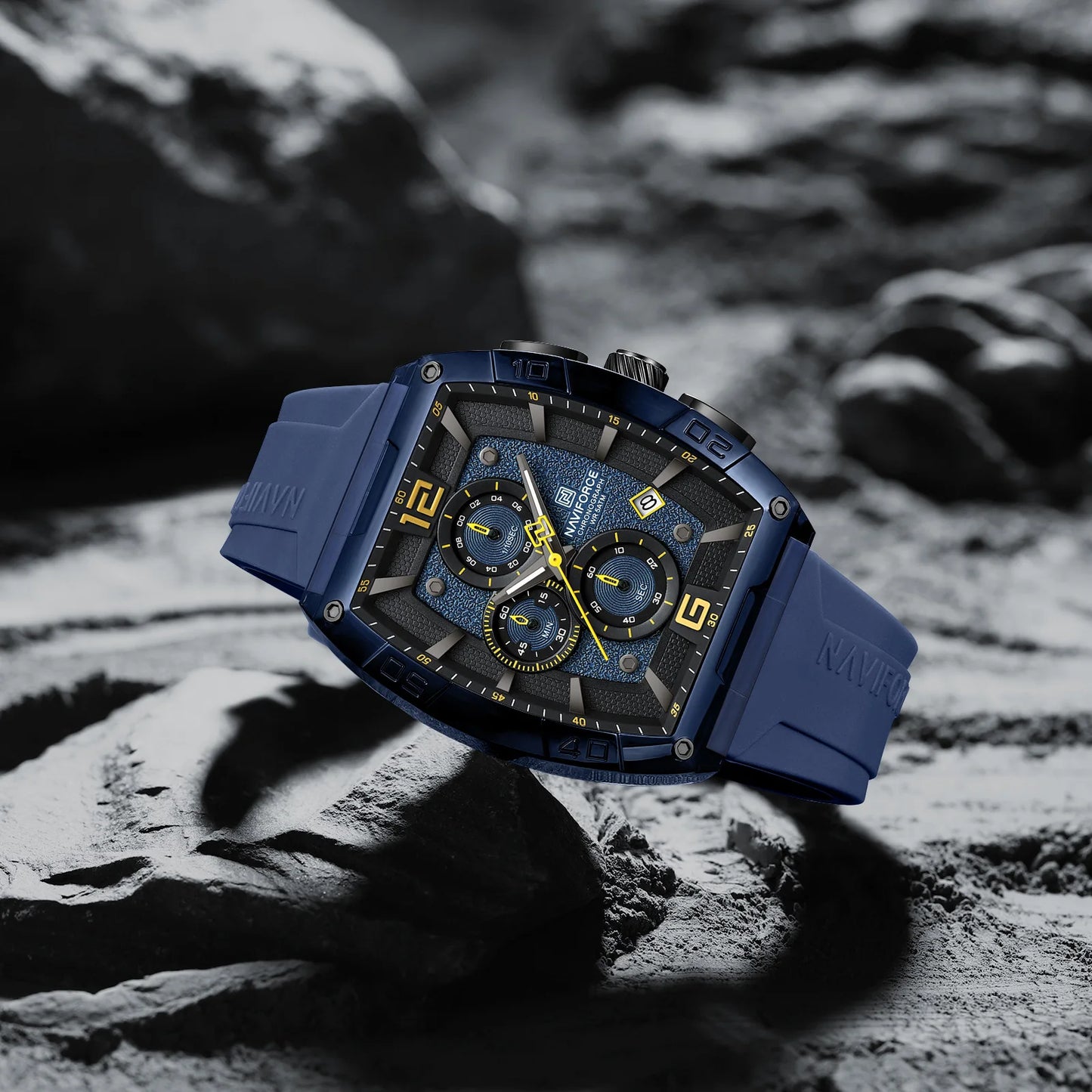 Casual Men’s Quartz Watch – Tonneau Dial with Luminous Display, Waterproof Silicone Strap | Outdoor Sports Fashion Watch