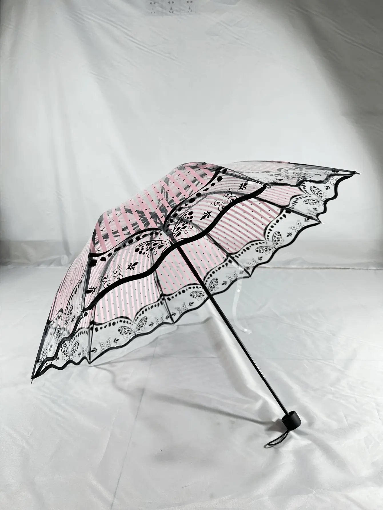 1 trendy edge retro transparent umbrella - three-fold transparent folding umbrella -PVC material, suitable for travel photograph