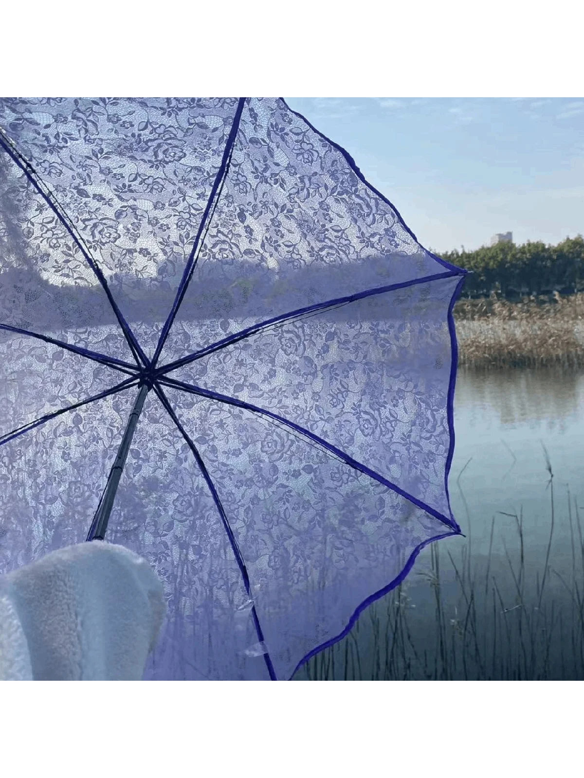 1 trendy edge retro transparent umbrella - three-fold transparent folding umbrella -PVC material, suitable for travel photograph
