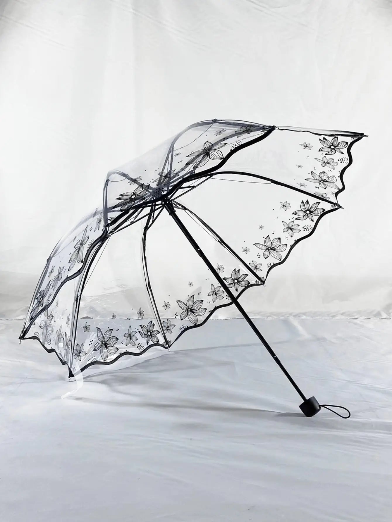 1 trendy edge retro transparent umbrella - three-fold transparent folding umbrella -PVC material, suitable for travel photograph