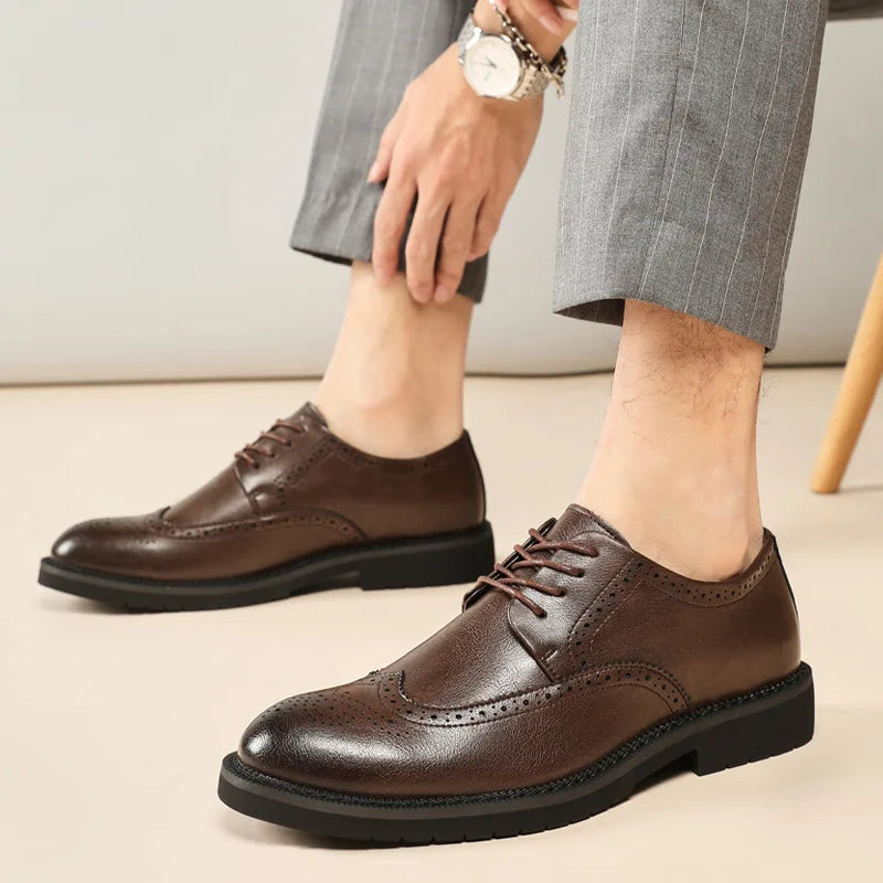 Luxury Leather Brogue Men's Flats Shoes, Casual British Style Oxfords, Fashion Brand Dress Shoes for Men